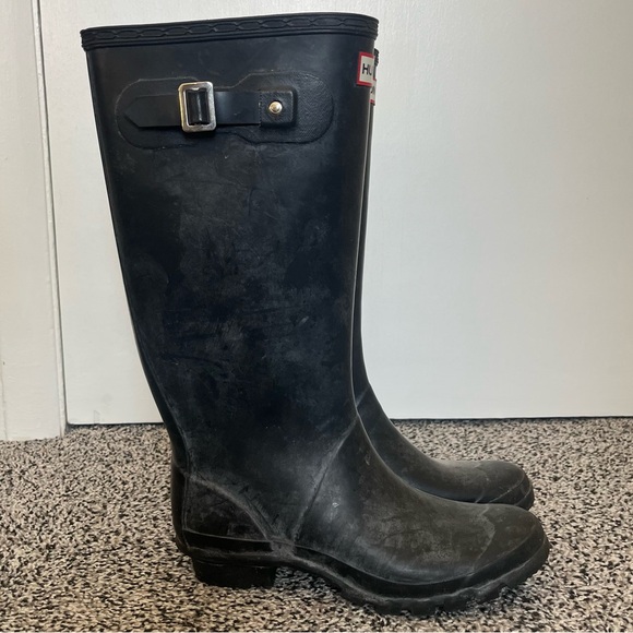 Women’s Hunter Original Tall Rain Boot. Wide Calf. Distressed Black Color. - Picture 2 of 9
